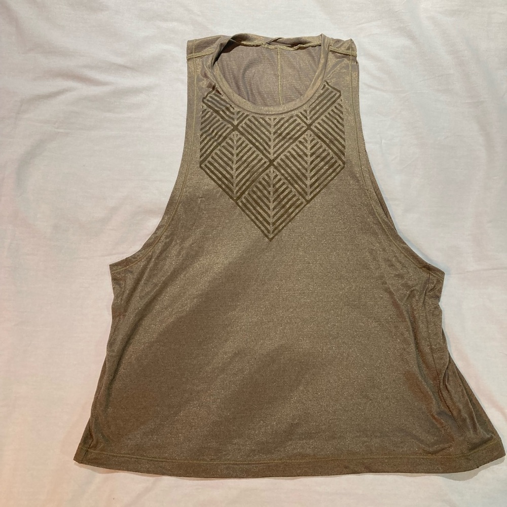 Lululemon Muscle Shirt, size S/M, Metallic in color